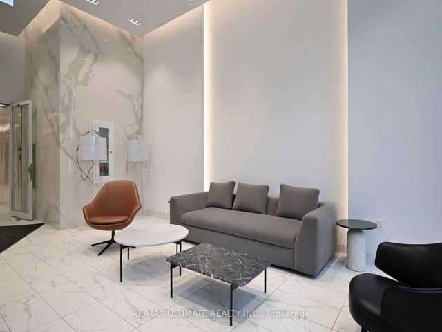 1633 - 230 Simcoe St