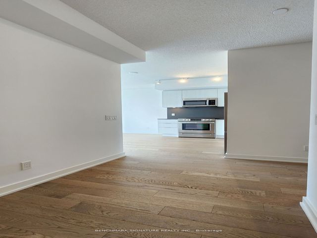 2415 - 25 Richmond St E
