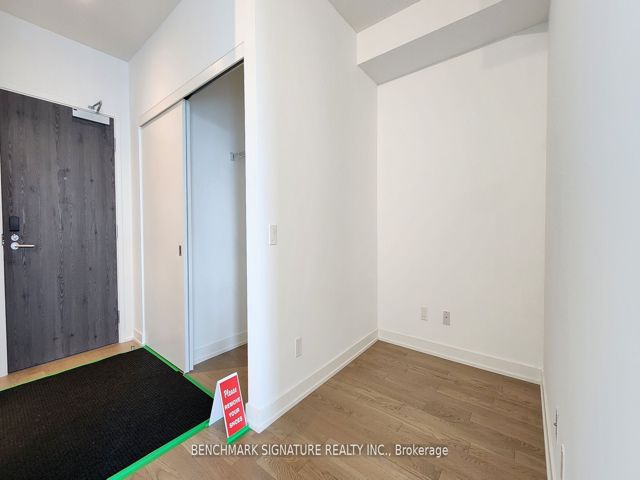 2415 - 25 Richmond St E