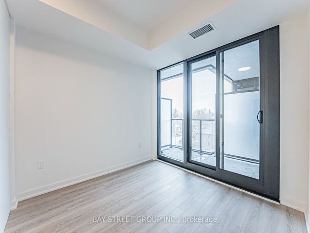 526 - 250 Lawrence Ave W