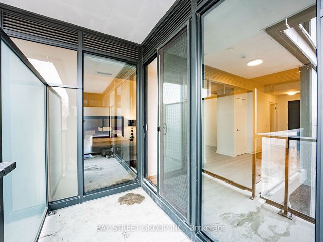 526 - 250 Lawrence Ave W