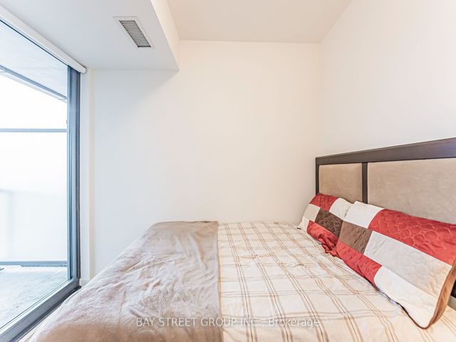 526 - 250 Lawrence Ave W
