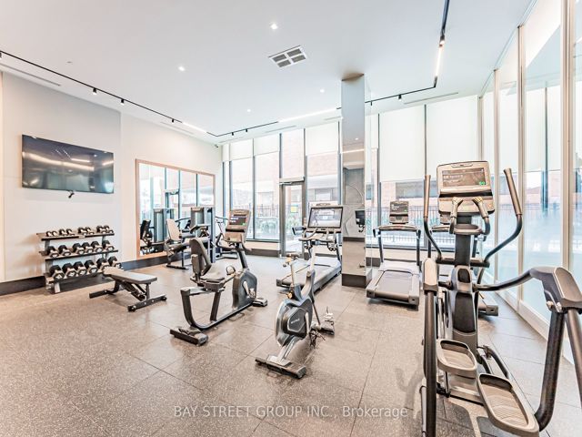 526 - 250 Lawrence Ave W