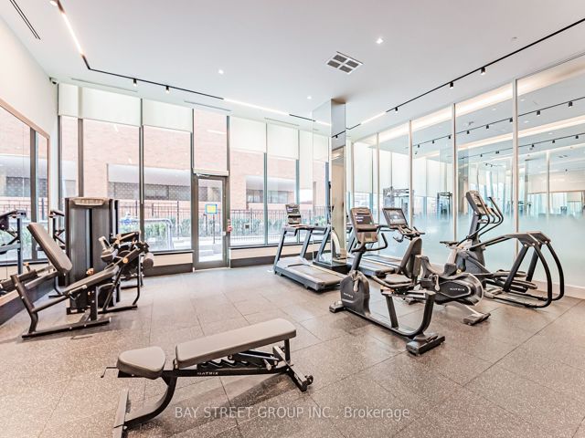 526 - 250 Lawrence Ave W