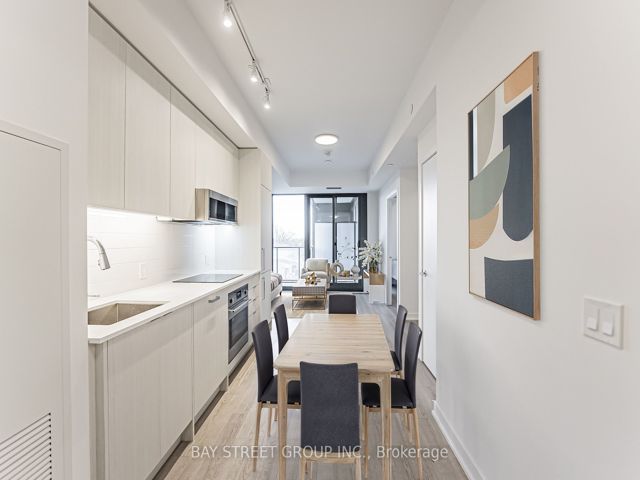 526 - 250 Lawrence Ave W