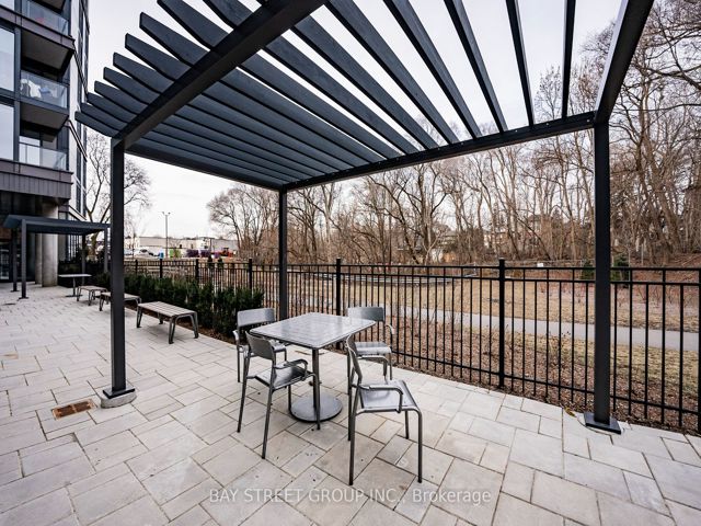 526 - 250 Lawrence Ave W