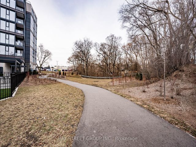 526 - 250 Lawrence Ave W