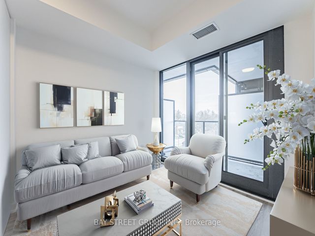 526 - 250 Lawrence Ave W