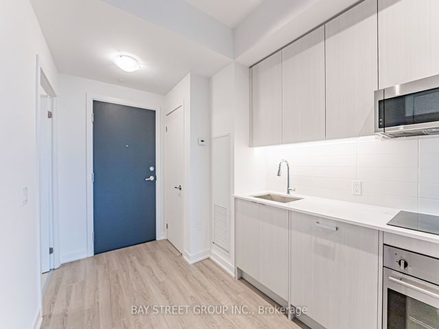 526 - 250 Lawrence Ave W