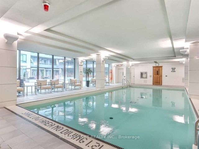 PH18 - 25 Lower Simcoe St