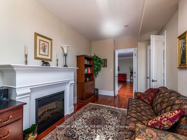 1602C - 662 Sheppard Ave E