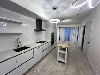4204 - 2221 Yonge St