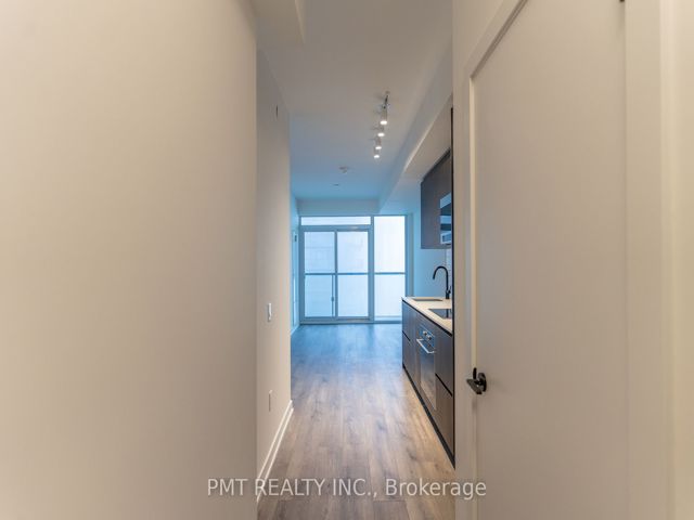 2404 - 117 Broadway Ave