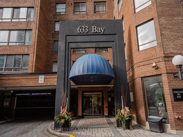 2212 - 633 Bay St