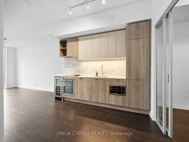 703 - 2020 Bathurst St