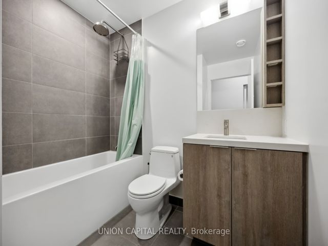 703 - 2020 Bathurst St