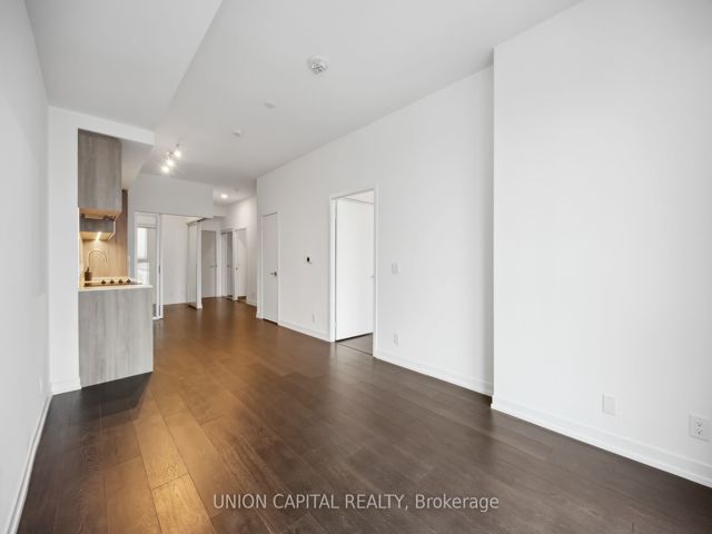 703 - 2020 Bathurst St