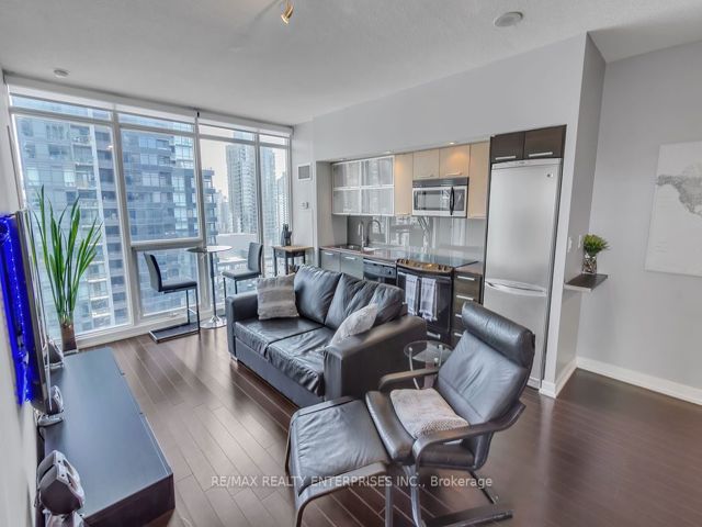 2903 - 25 Capreol Crt