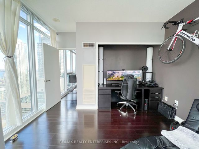 2903 - 25 Capreol Crt