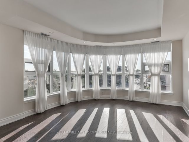 612 - 760 Sheppard Ave W