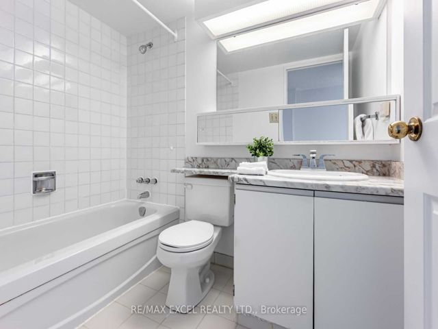 Ph1411 - 120 St Patrick St