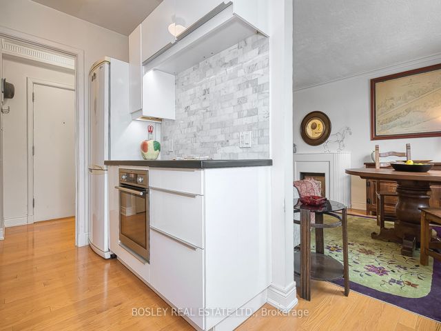 505 - 717 Eglinton Ave W
