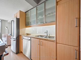 326 - 550 Queens Quay West Quay