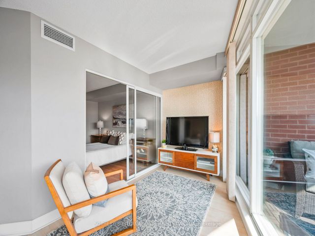326 - 550 Queens Quay West Quay
