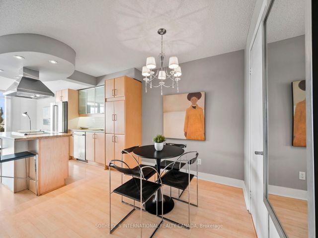 326 - 550 Queens Quay West Quay