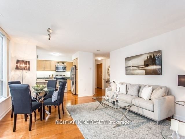 2603 - 33 Sheppard Ave E