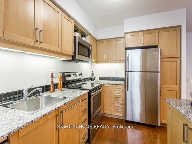 2603 - 33 Sheppard Ave E