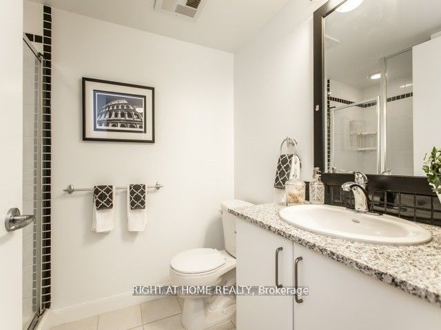 2603 - 33 Sheppard Ave E