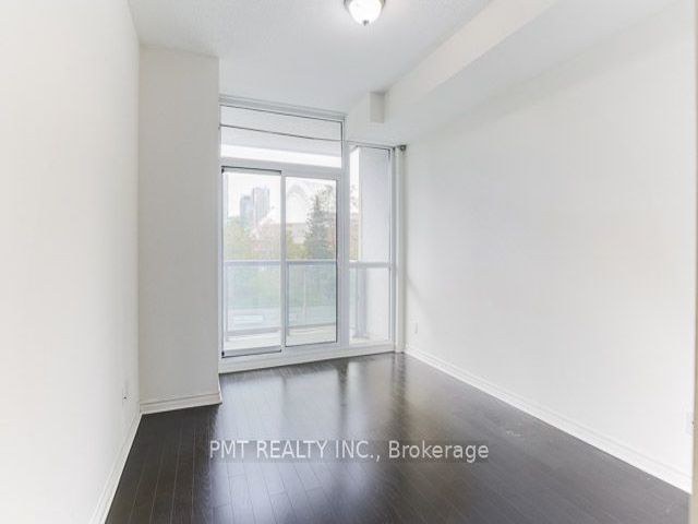 #312 - 25 Lower Simcoe St