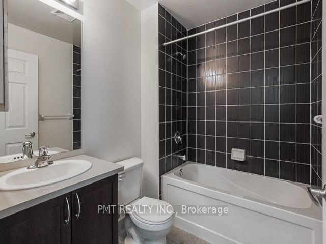 #312 - 25 Lower Simcoe St