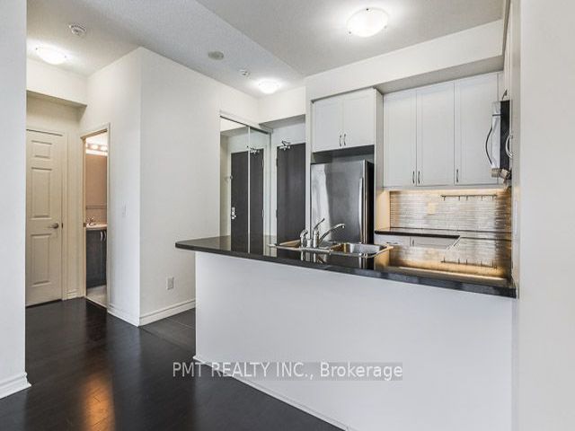 #312 - 25 Lower Simcoe St