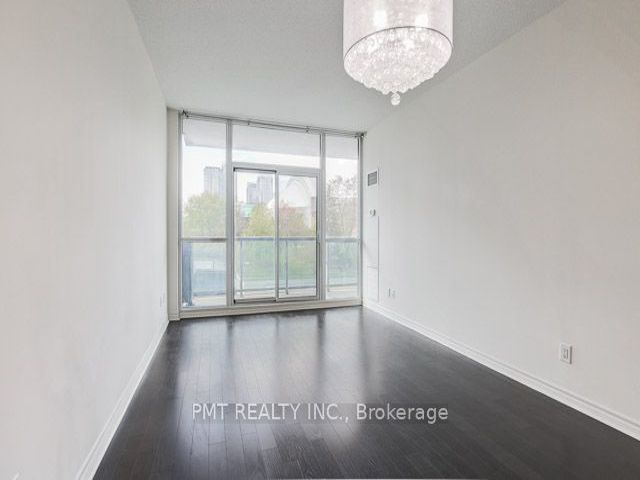 #312 - 25 Lower Simcoe St