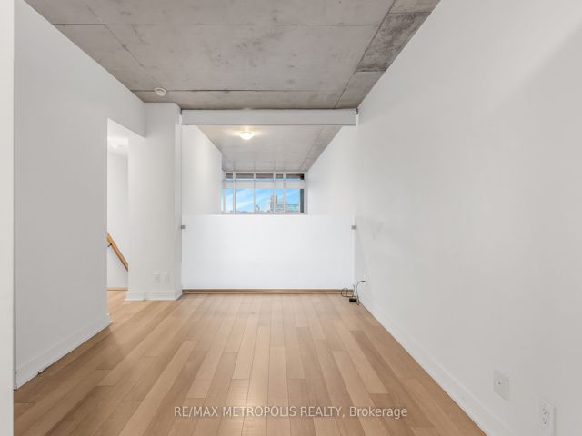 541 - 5 Hanna Ave