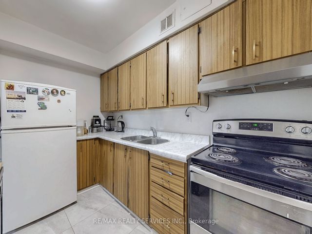 204 - 1360 York Mills Rd