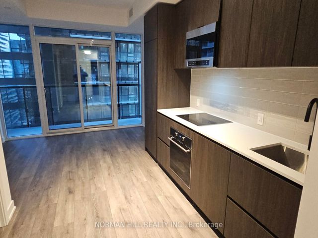 2406 - 127 Broadway Ave