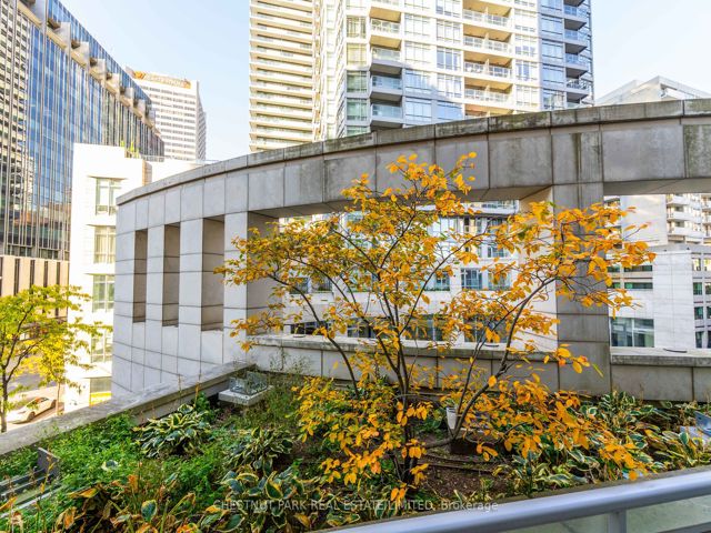 311 - 2181 Yonge St