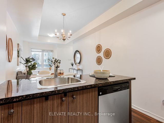 236 - 15 Coneflower Cres