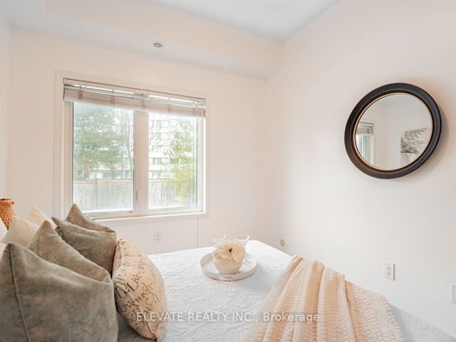 236 - 15 Coneflower Cres