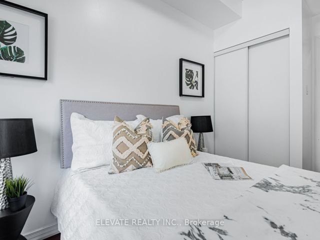 236 - 15 Coneflower Cres