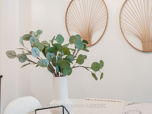 236 - 15 Coneflower Cres