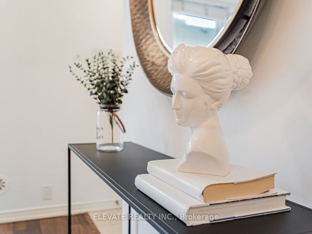 236 - 15 Coneflower Cres