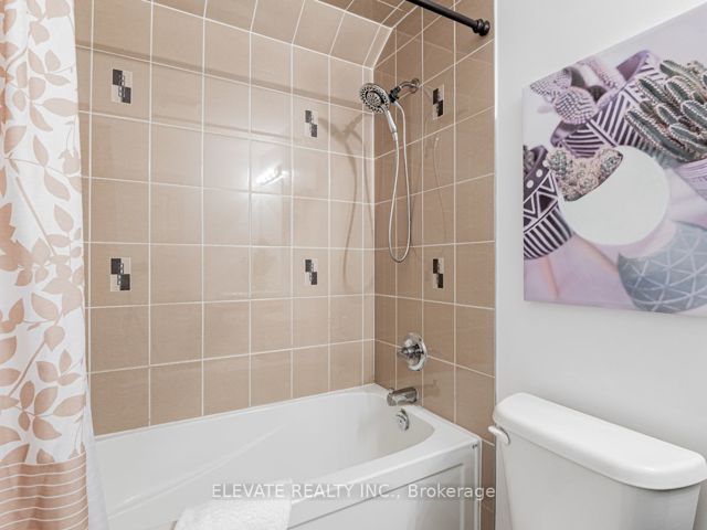 236 - 15 Coneflower Cres