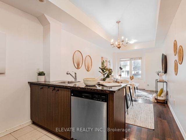 236 - 15 Coneflower Cres