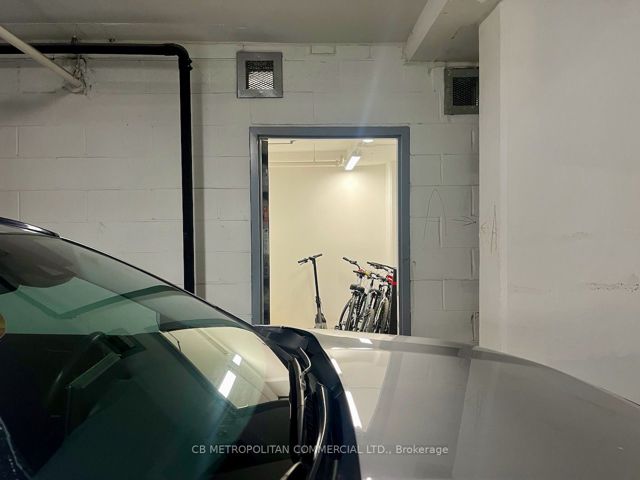 UPH02 - 5180 Yonge St