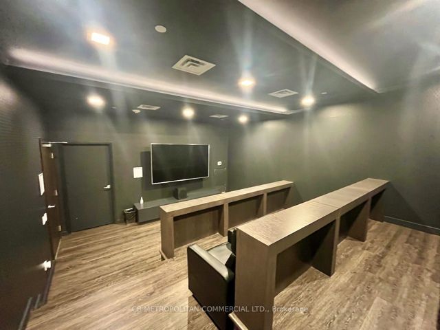 UPH02 - 5180 Yonge St