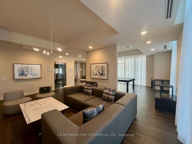 UPH02 - 5180 Yonge St